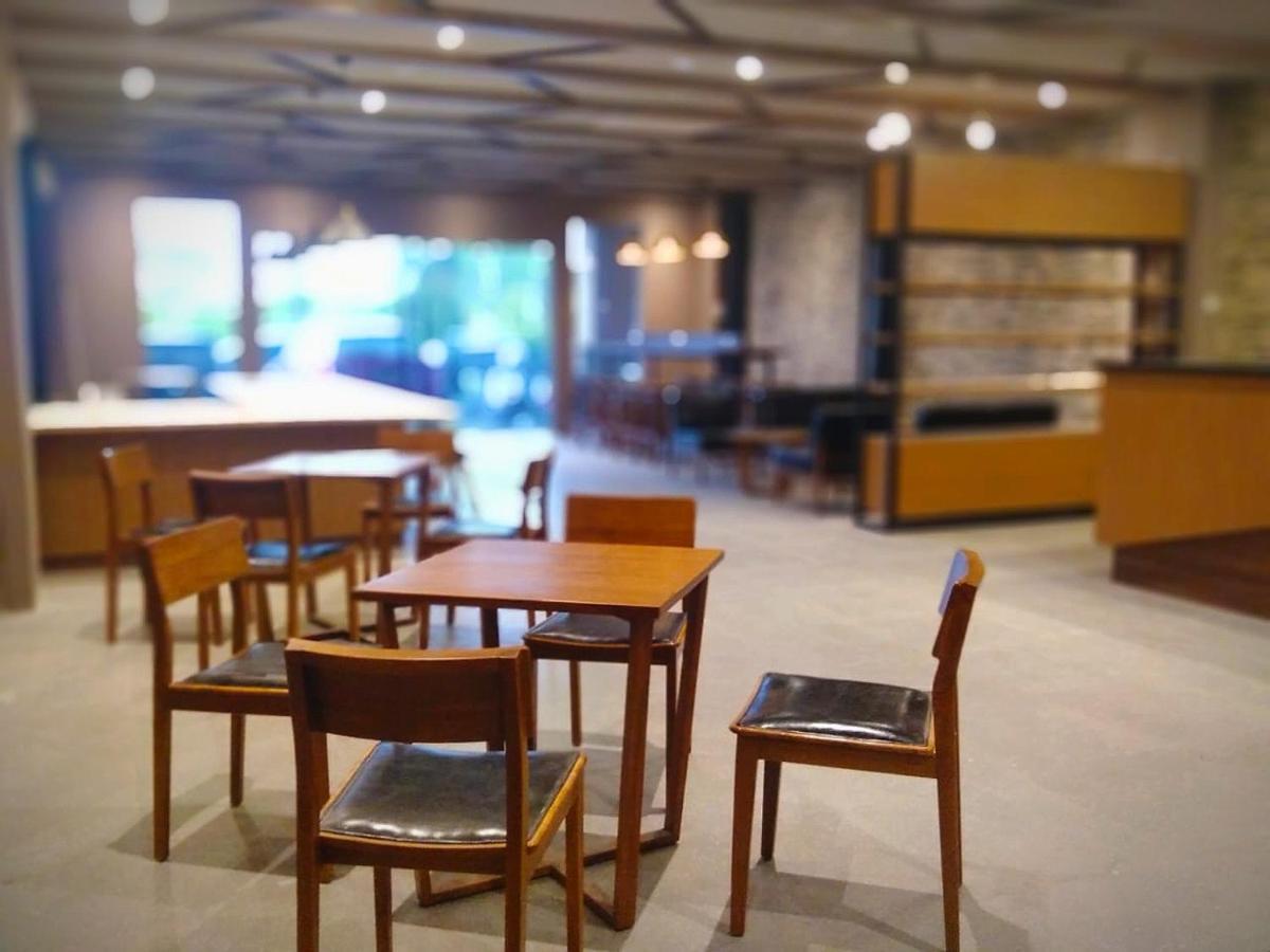 Hotel Marina Airport Семаранг Экстерьер фото