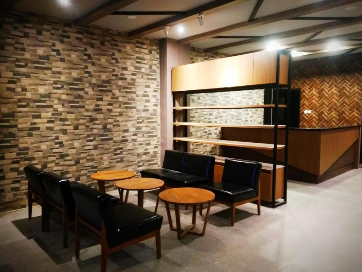 Hotel Marina Airport Семаранг Экстерьер фото